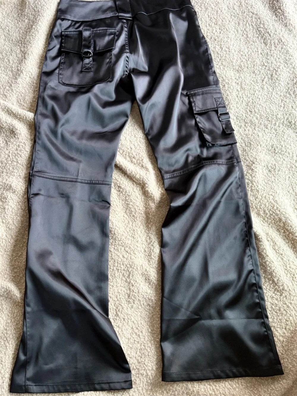 Vintage Guess Satin Flare Cargo Pants Low Rise Black 28 - Picture 7 of 8